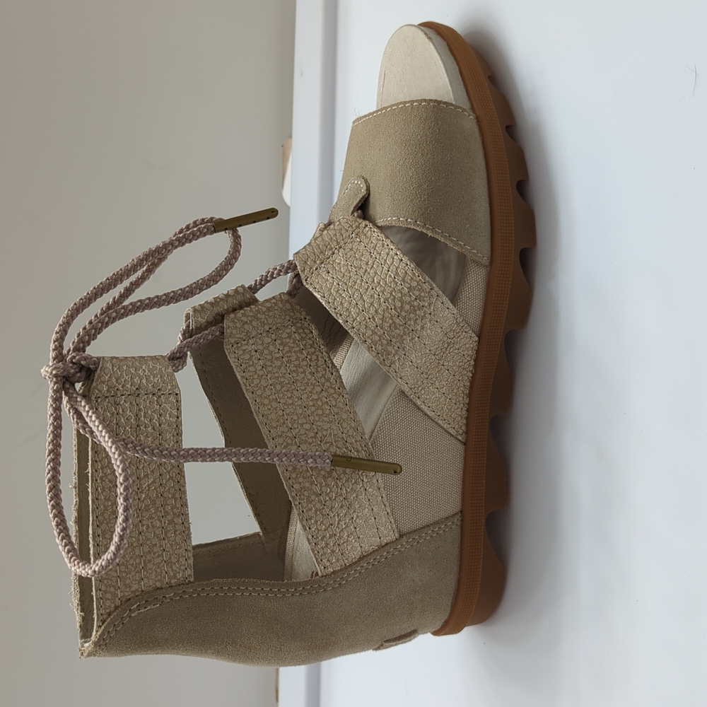 Sorel Sandals, size 10, beige